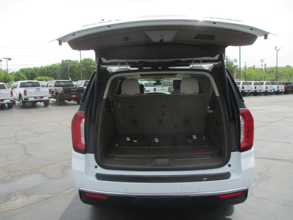 Used 2021 GMC Yukon XL Denali w/ Denali Ultimate Package AWD/4WD image 8