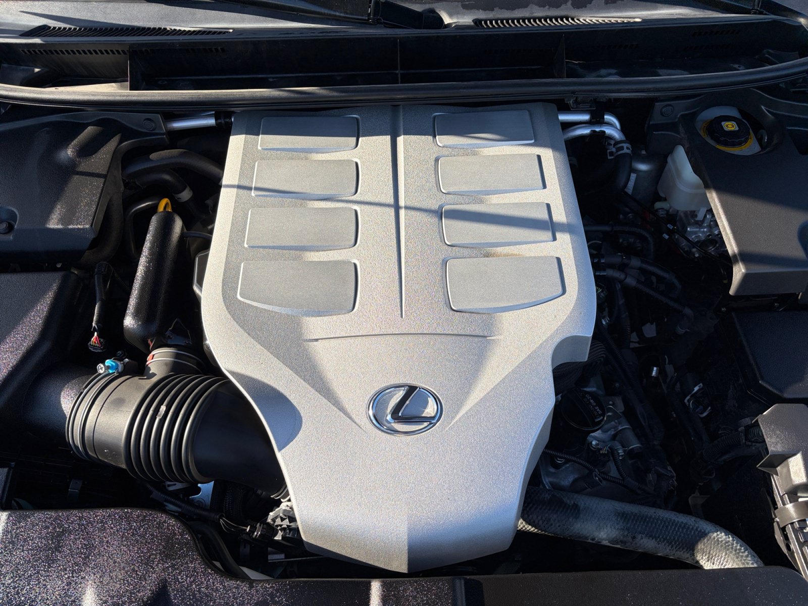 Used 2020 Lexus GX 460 Luxury w/ Accessory Package AWD/4WD image 28