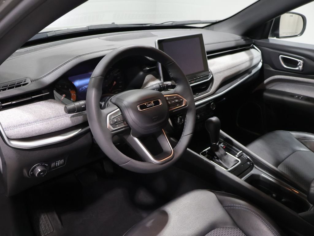 Used 2023 Jeep Compass Latitude w/ Convenience Group AWD/4WD image 15