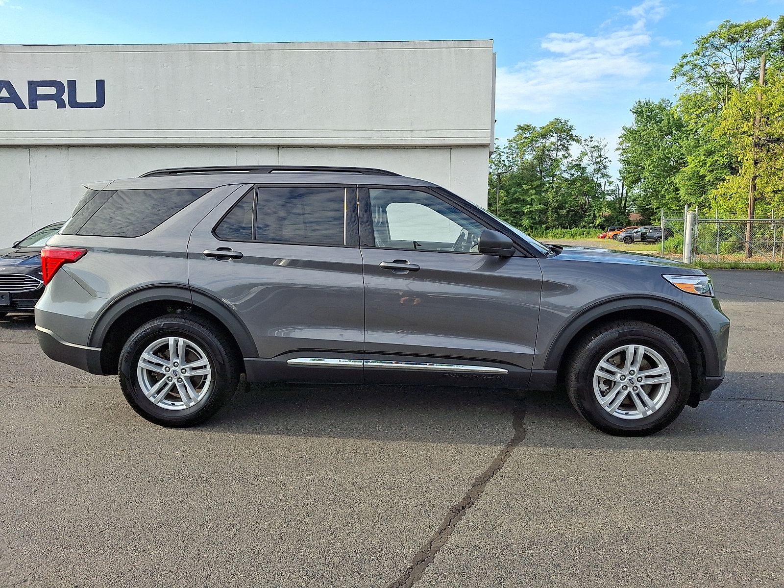 Certified 2023 Ford Explorer XLT w/ Equipment Group 202A AWD/4WD image 8