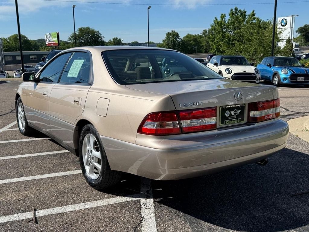 Used 2001 Lexus ES 330 FWD image 5