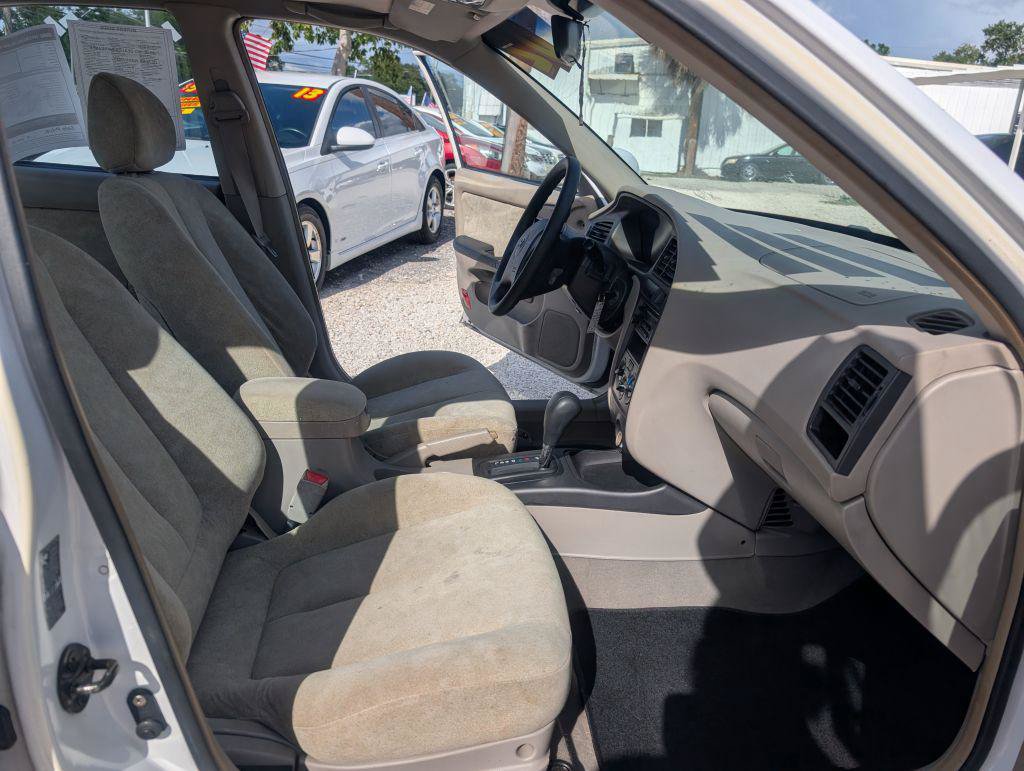 Used 2002 Hyundai Elantra GLS FWD image 13