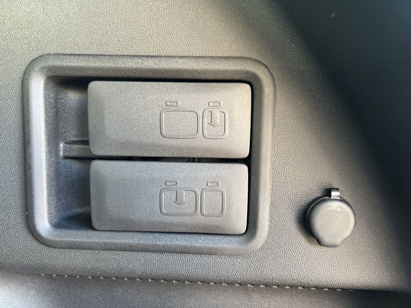 Used 2021 Chevrolet Equinox LT FWD image 25