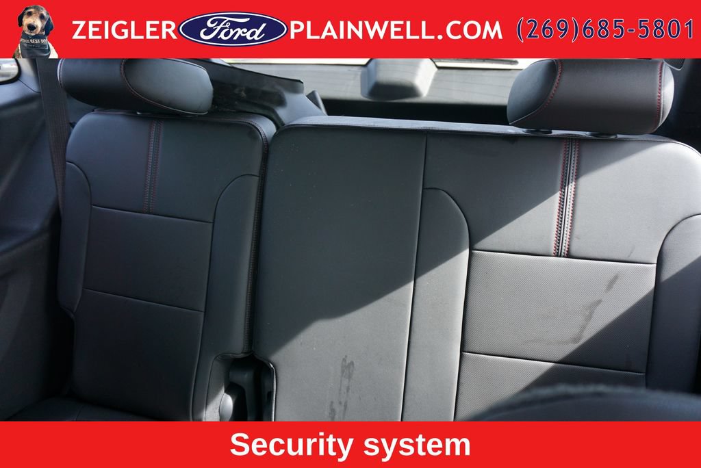 Used 2023 Chevrolet Traverse RS AWD/4WD image 13