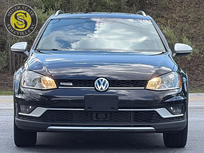 Used 2017 Volkswagen Golf Alltrack SE AWD/4WD image 2