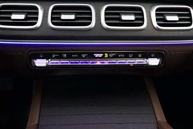 Used 2024 Mercedes-Benz GLE 450e 4MATIC w/ Driver Assistance Package image 28