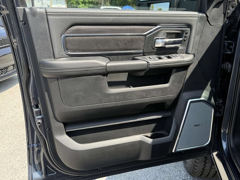 New 2026 RAM 2500 Laramie AWD/4WD image 14