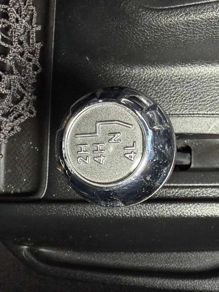 Used 2015 Jeep Wrangler Rubicon w/ Power Convenience Group AWD/4WD image 15