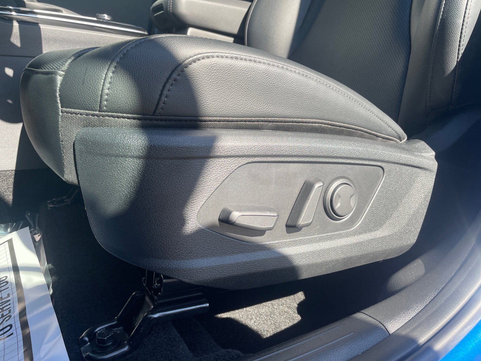 Used 2025 Kia Sportage EX image 28