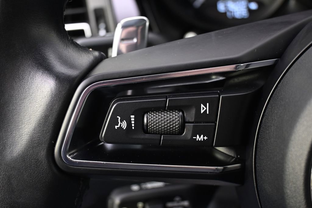 Used 2022 Porsche Macan AWD/4WD image 37