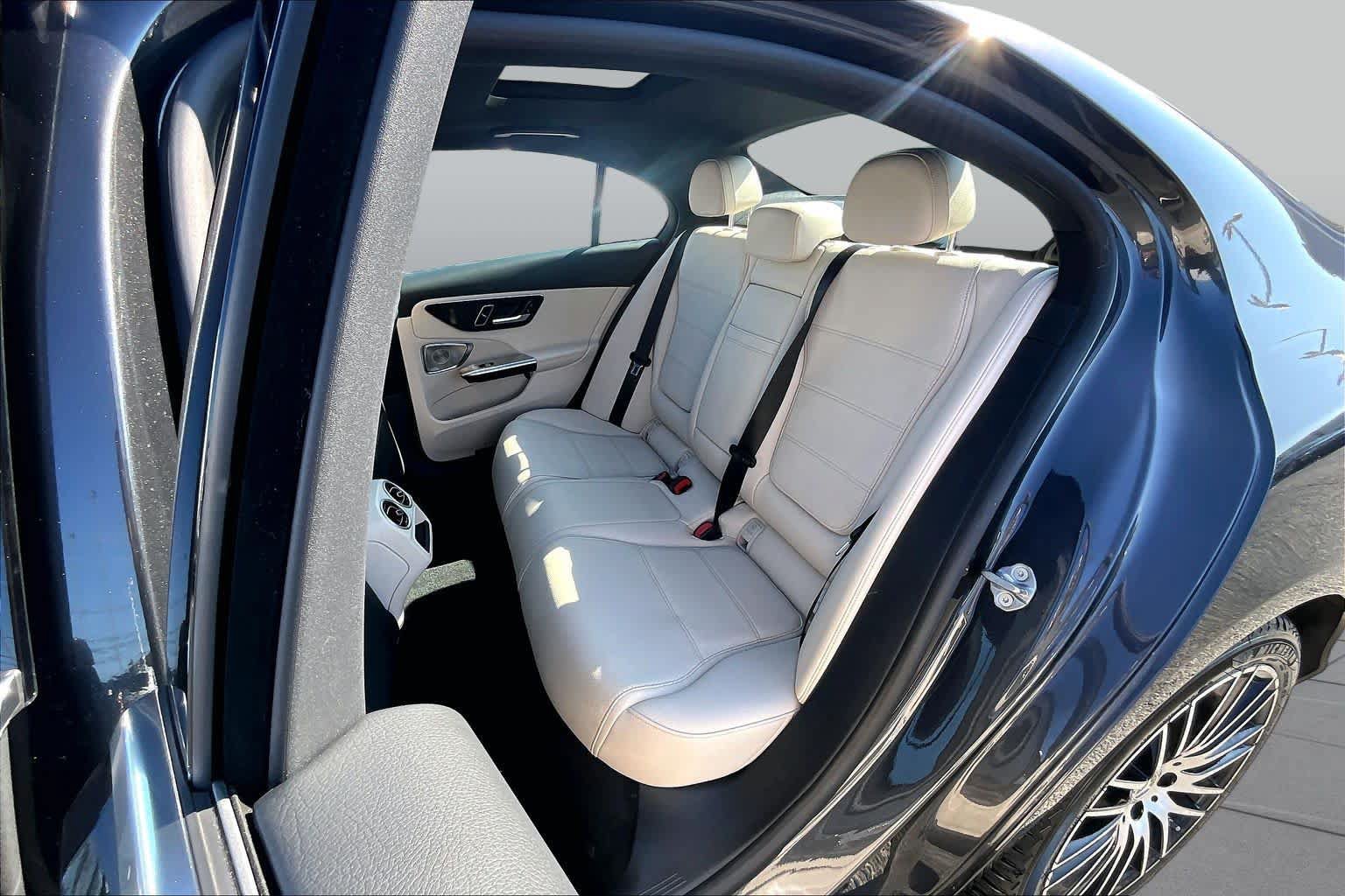 Used 2024 Mercedes-Benz C 300 4MATIC Sedan image 19