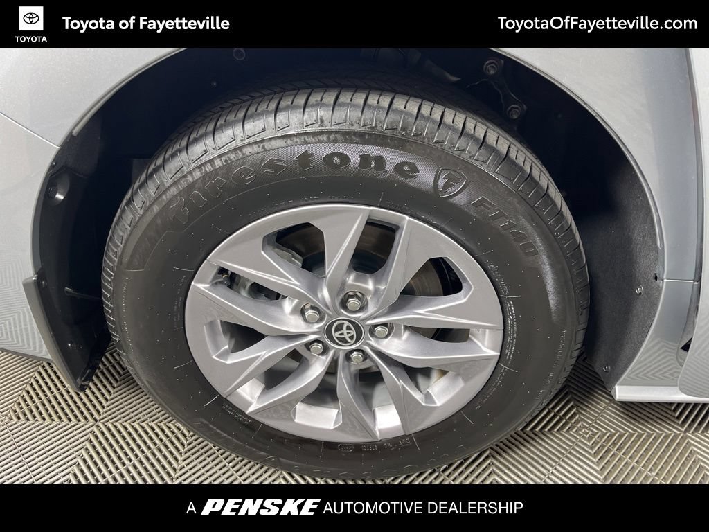 Certified 2025 Toyota Sienna XLE FWD image 16