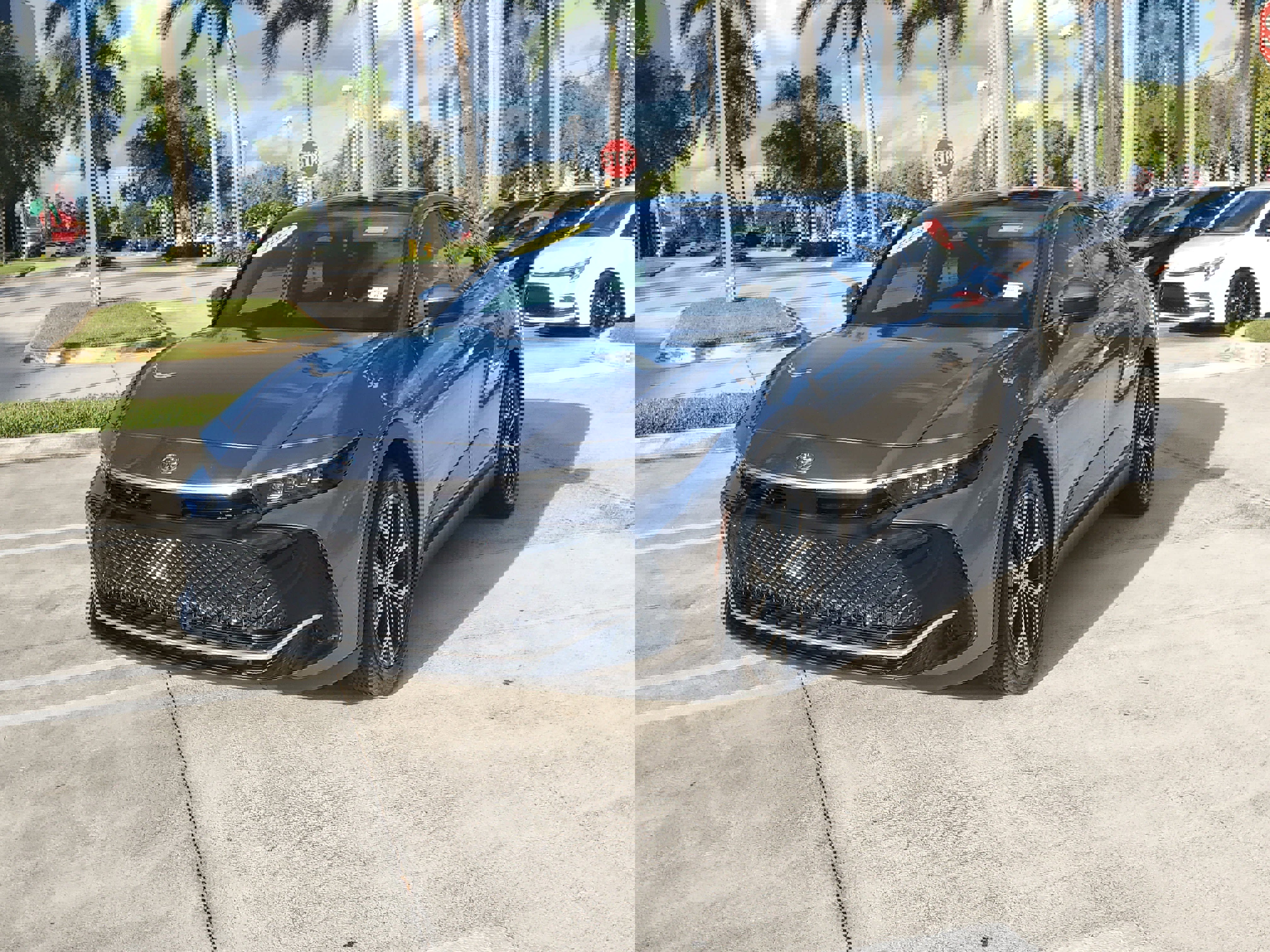 Used 2023 Toyota Crown Limited image 7