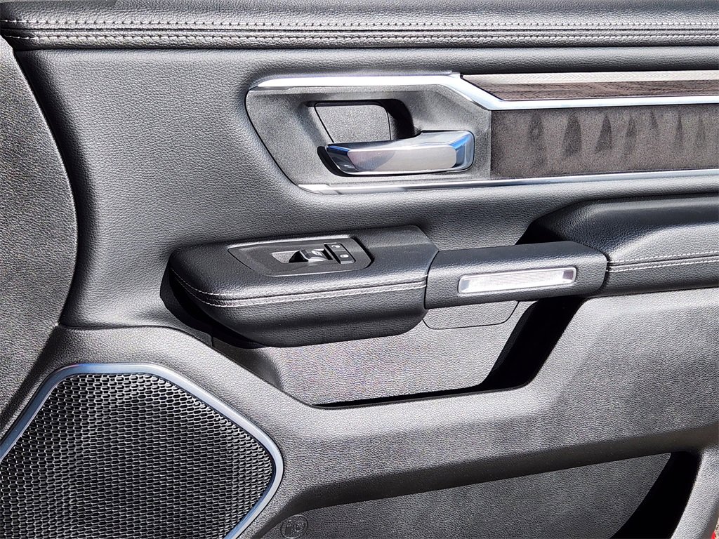 Used 2025 RAM 1500 Laramie image 13