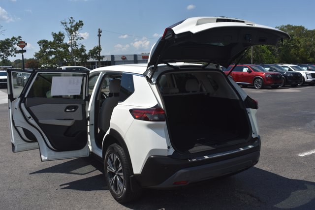 Used 2023 Nissan Rogue SV AWD/4WD image 16
