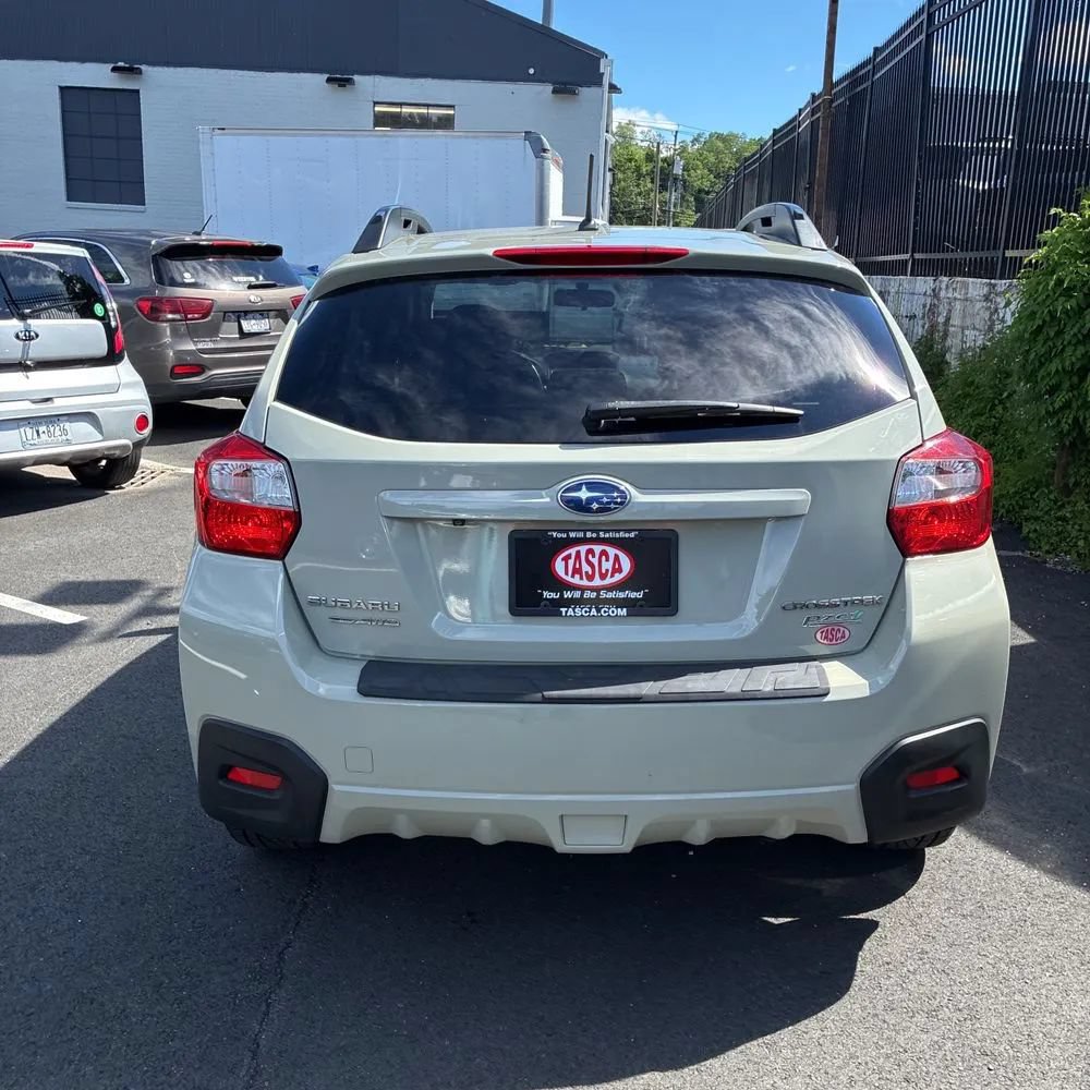 Used 2017 Subaru Crosstrek 2.0i Premium AWD/4WD image 3