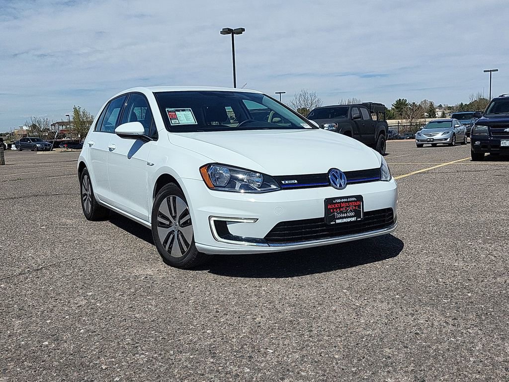 Used 2016 Volkswagen e-Golf SE FWD image 1