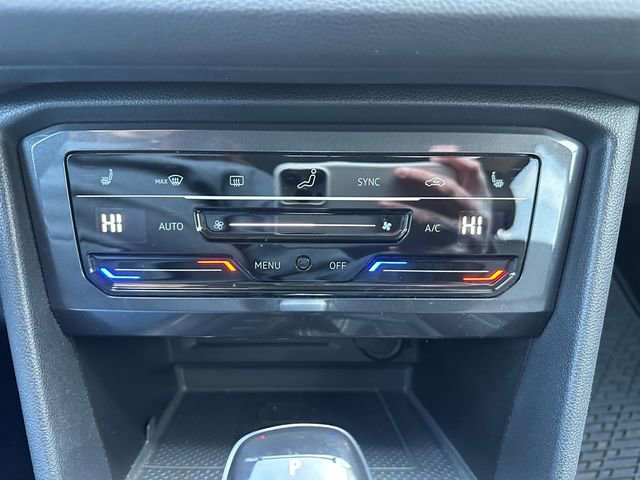 Used 2022 Volkswagen Tiguan SE image 13