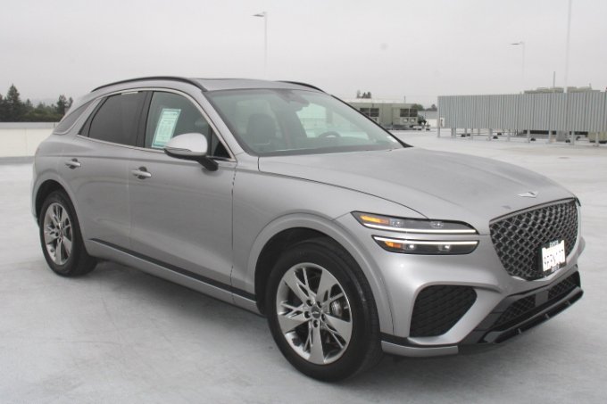 Used 2022 Genesis GV70 3.5T Sport image 2