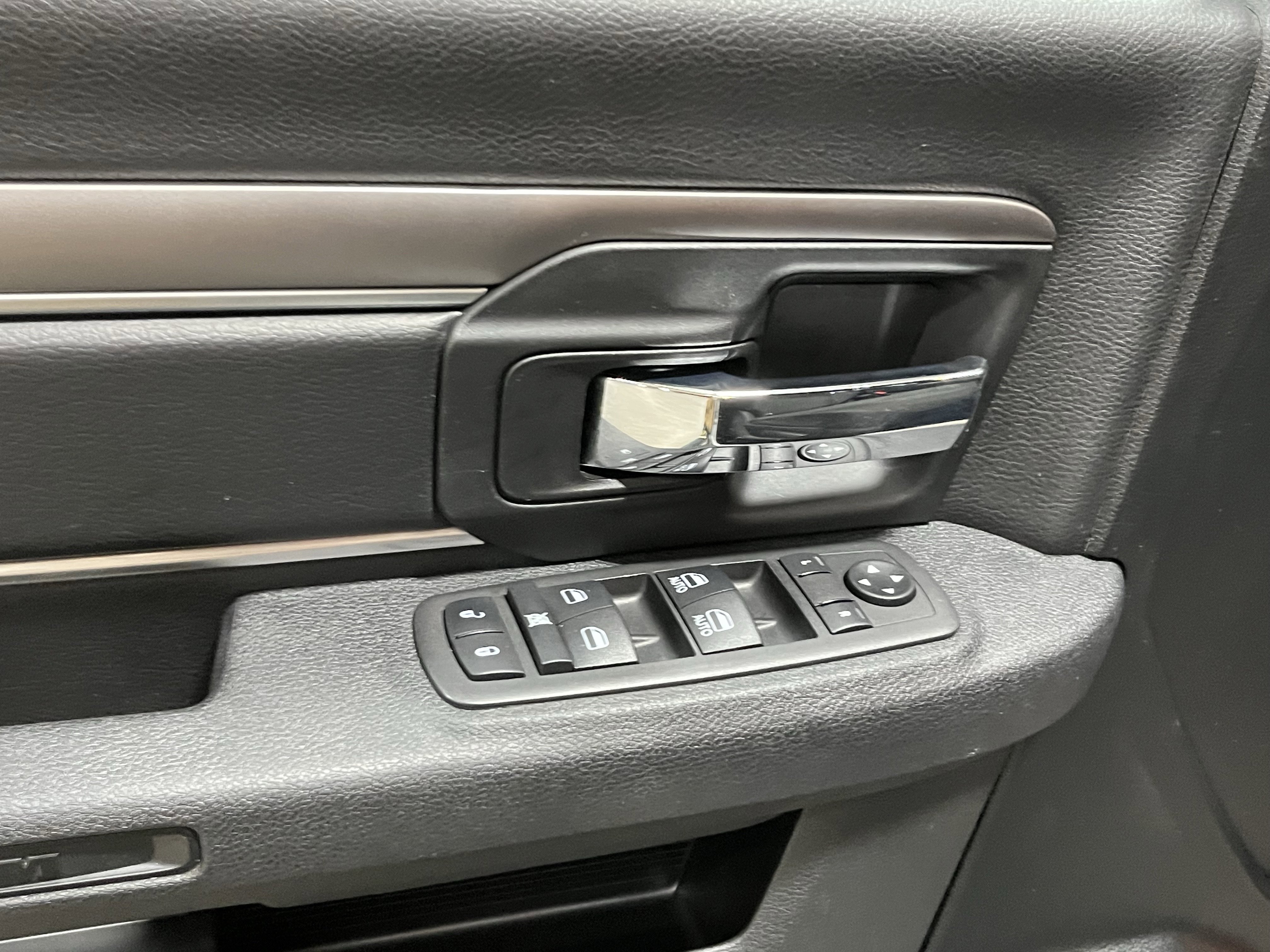 Used 2024 RAM 1500 Classic Warlock image 16