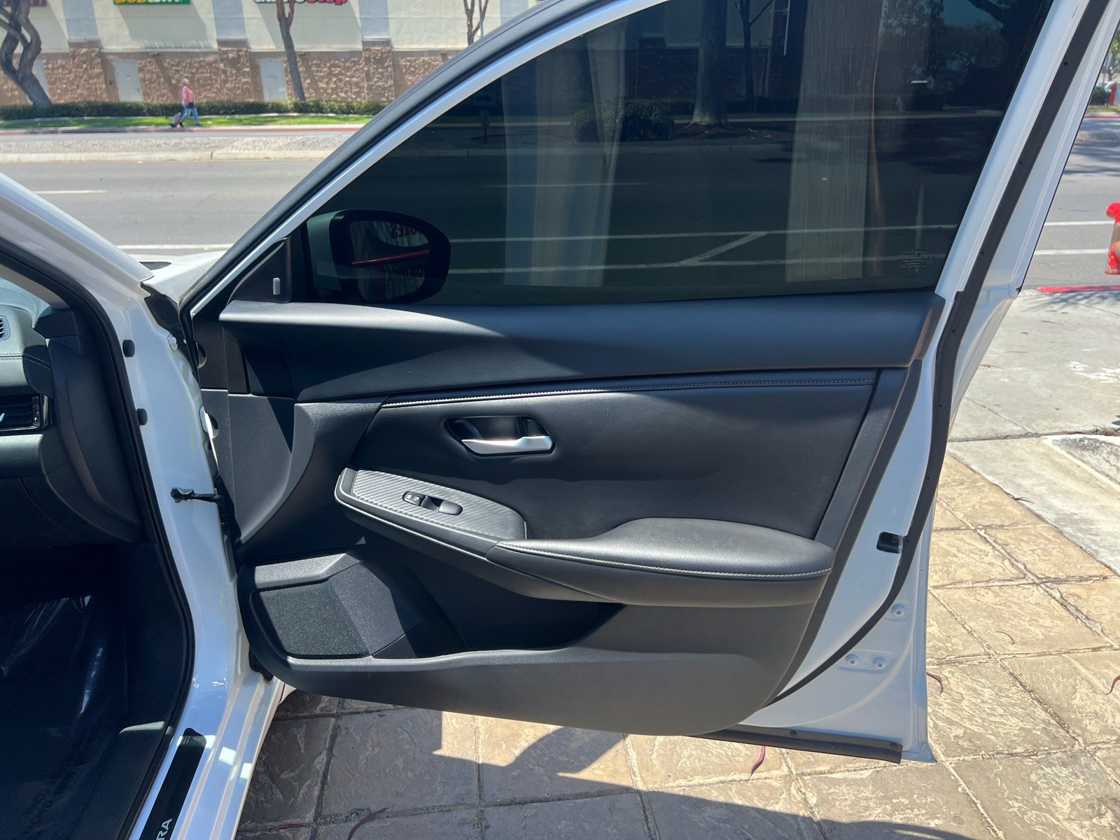 Used 2025 Nissan Sentra SV FWD image 30
