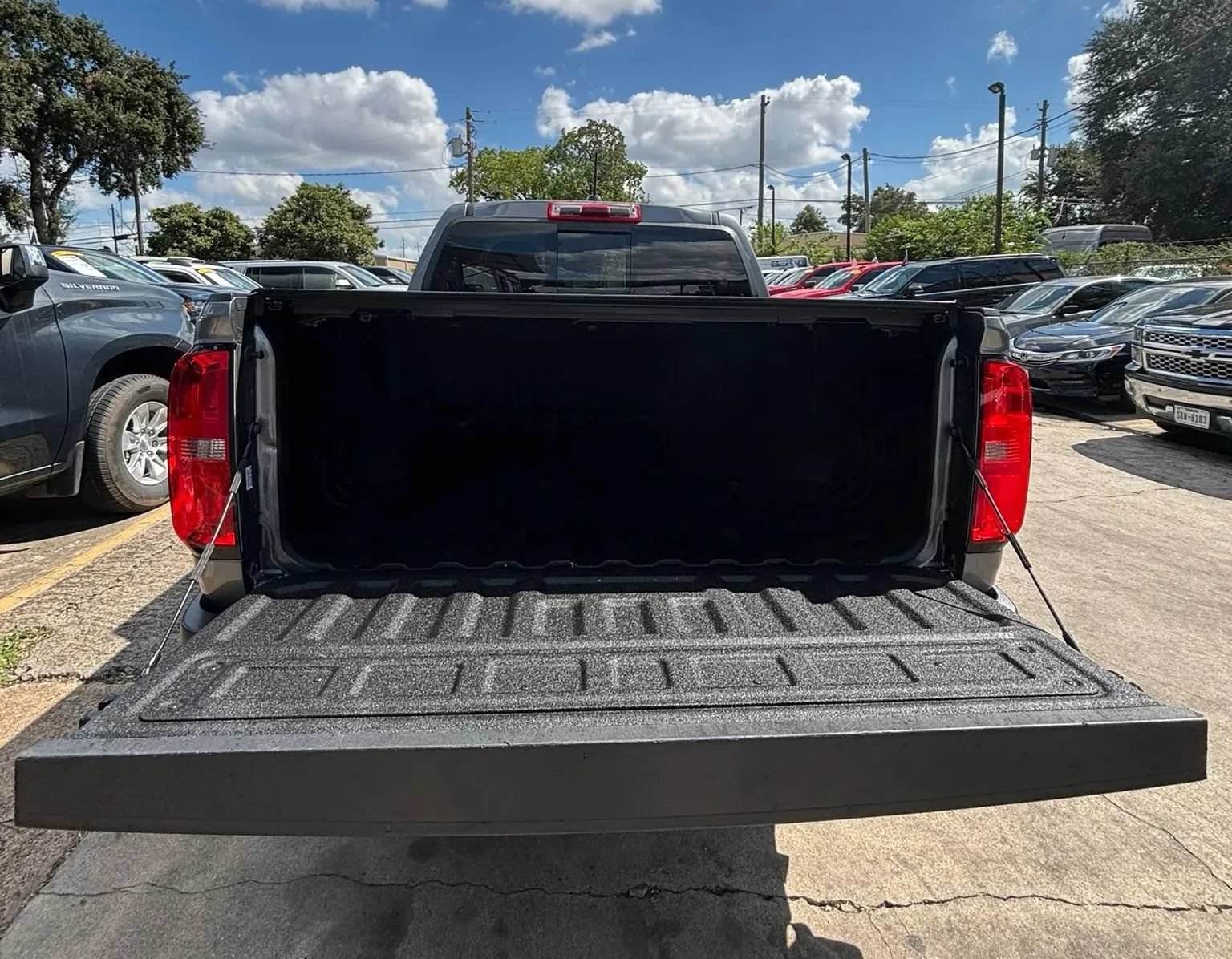 Used 2021 Chevrolet Colorado LT w/ Safety Package RWD image 7