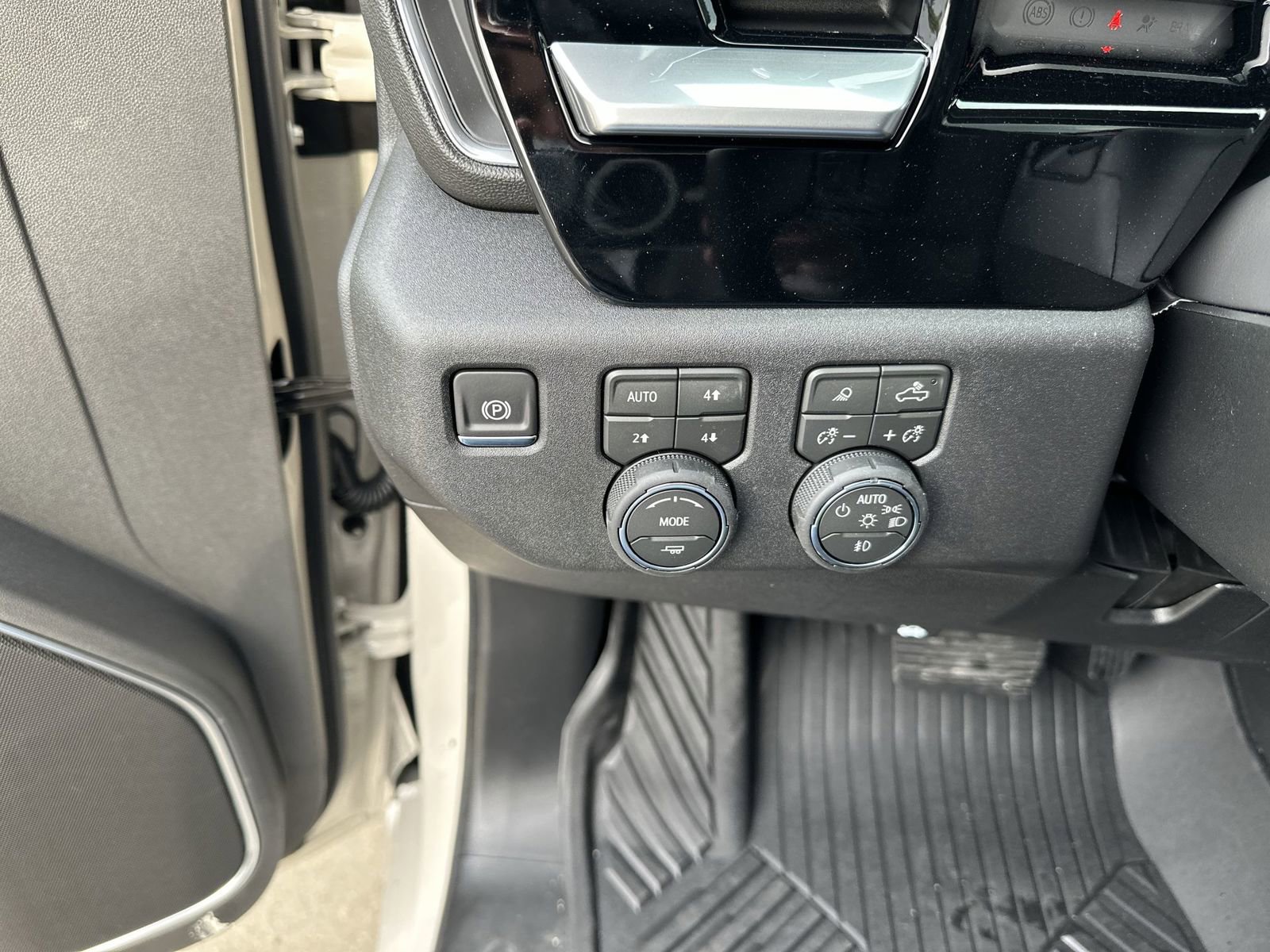 New 2026 Chevrolet Silverado 1500 RST w/ RST All Star Premium Package AWD/4WD image 18