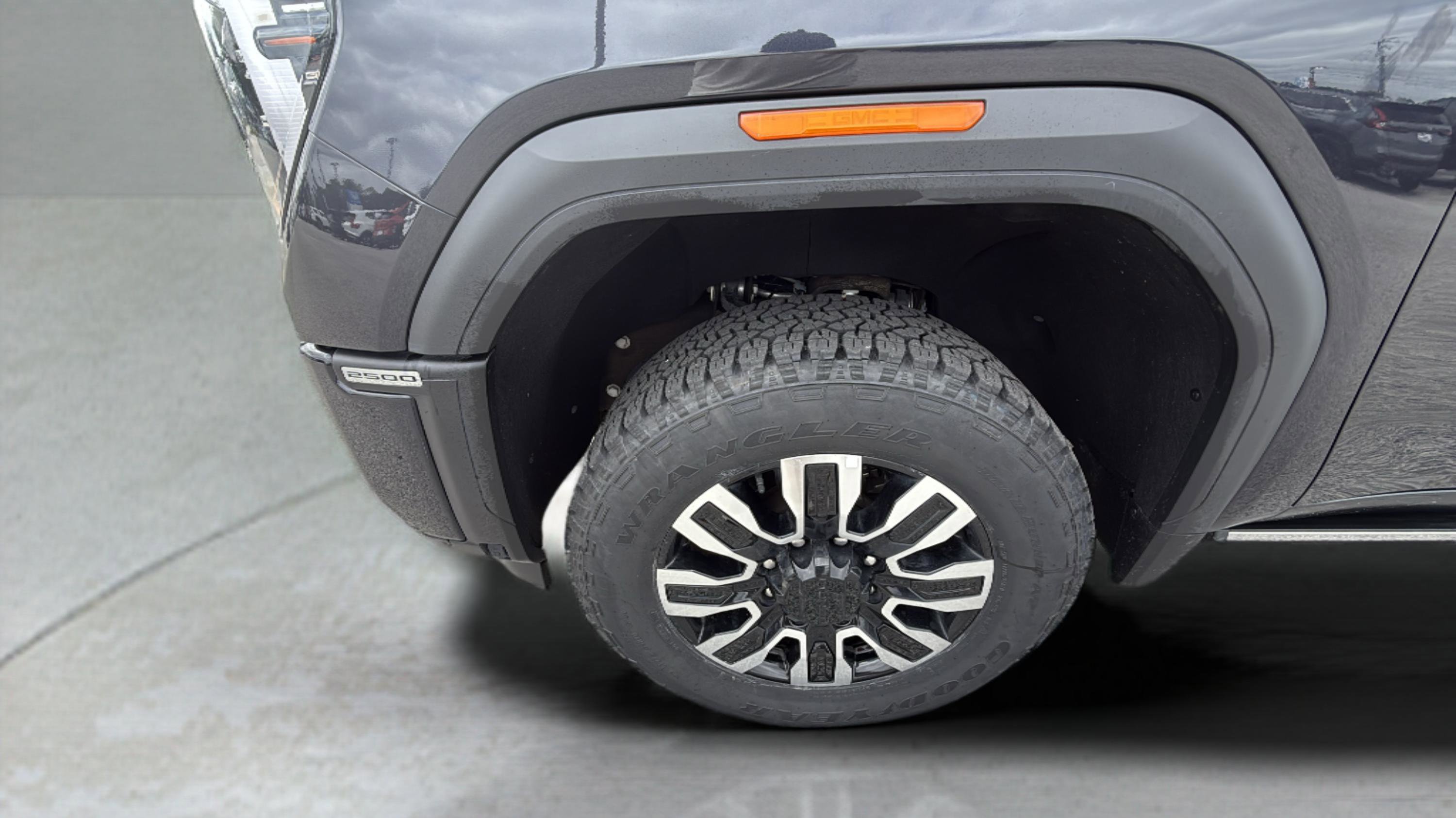 Used 2025 GMC Sierra 2500 Denali Ultimate image 15