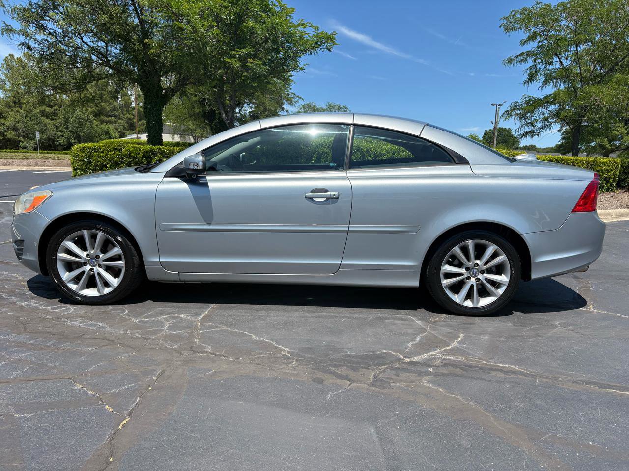 Used 2011 Volvo C70 T5 FWD image 4