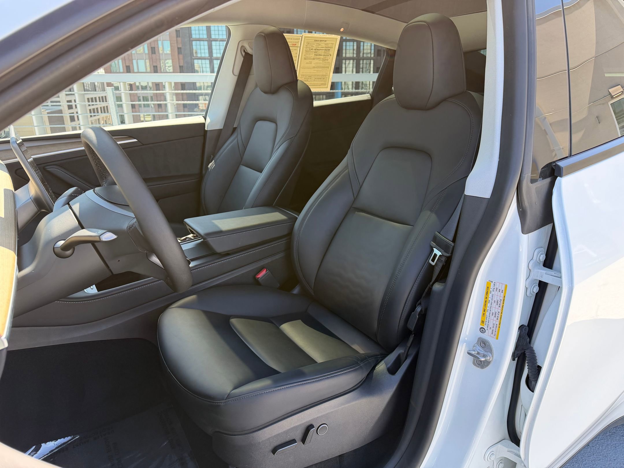 Used 2022 Tesla Model Y Long Range image 5