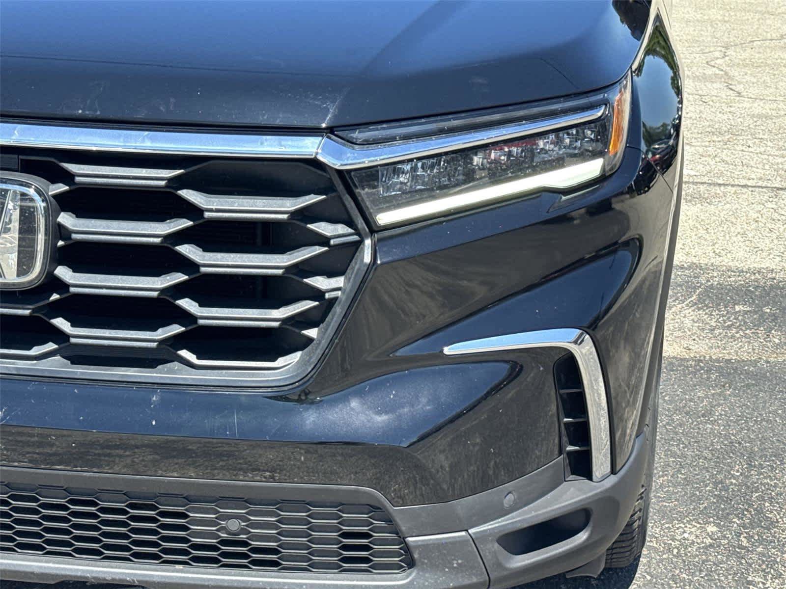Used 2023 Honda Pilot LX image 9