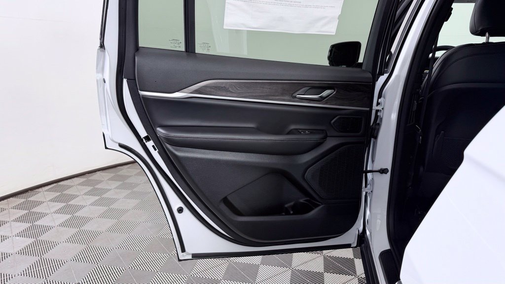 New 2027 Jeep Grand Cherokee L Limited AWD/4WD image 27