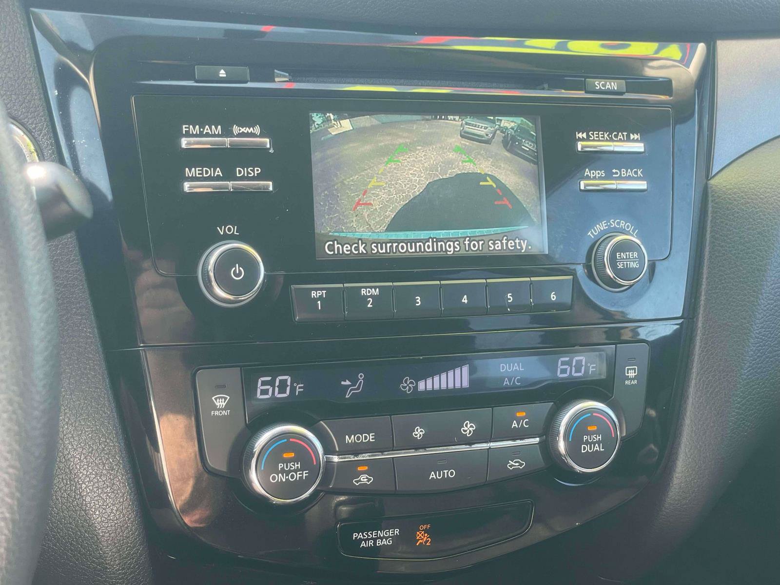 Used 2015 Nissan Rogue SV FWD image 16