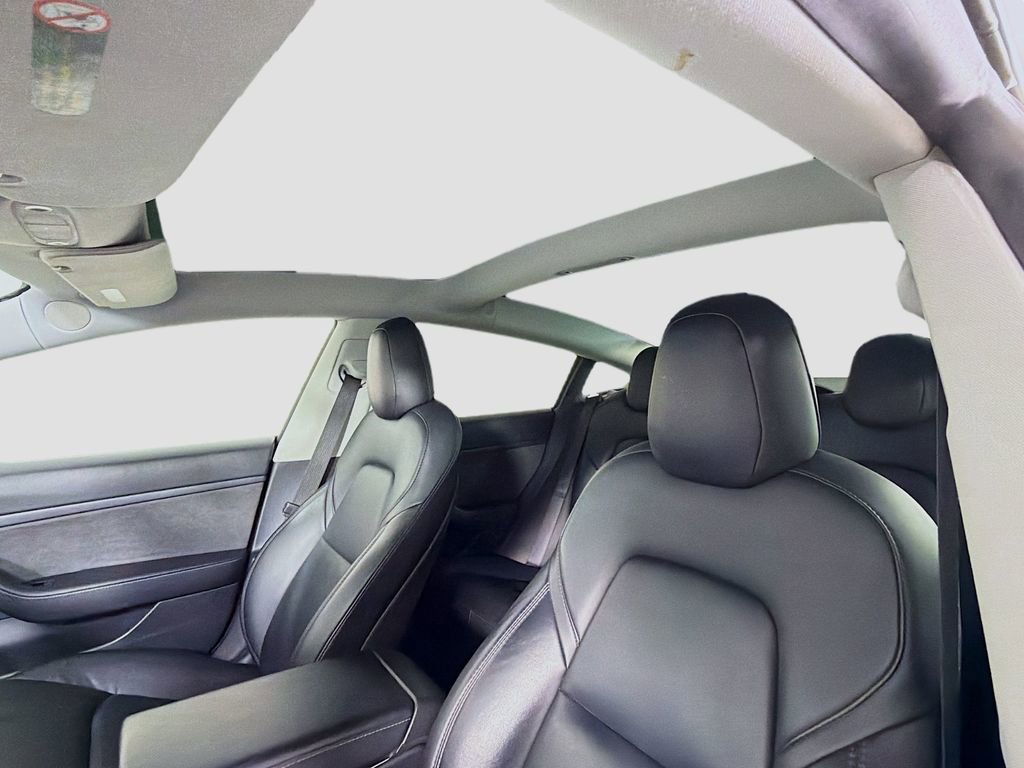 Used 2020 Tesla Model 3 Standard Range RWD image 16