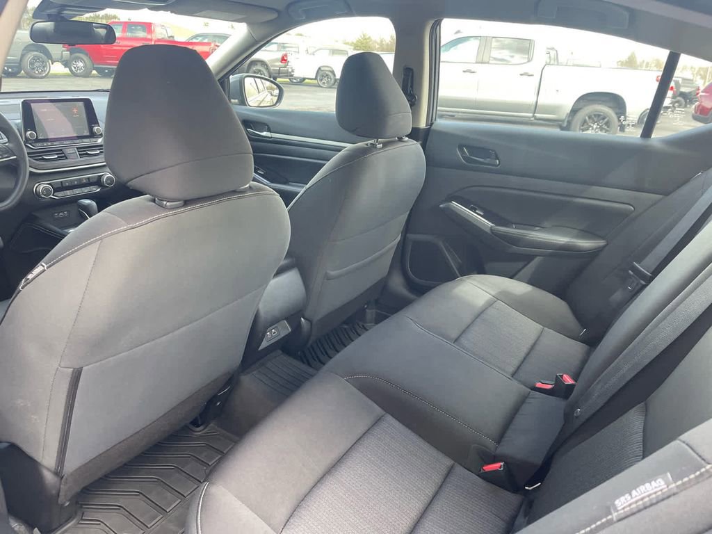 Used 2023 Nissan Altima 2.5 SV AWD/4WD image 16