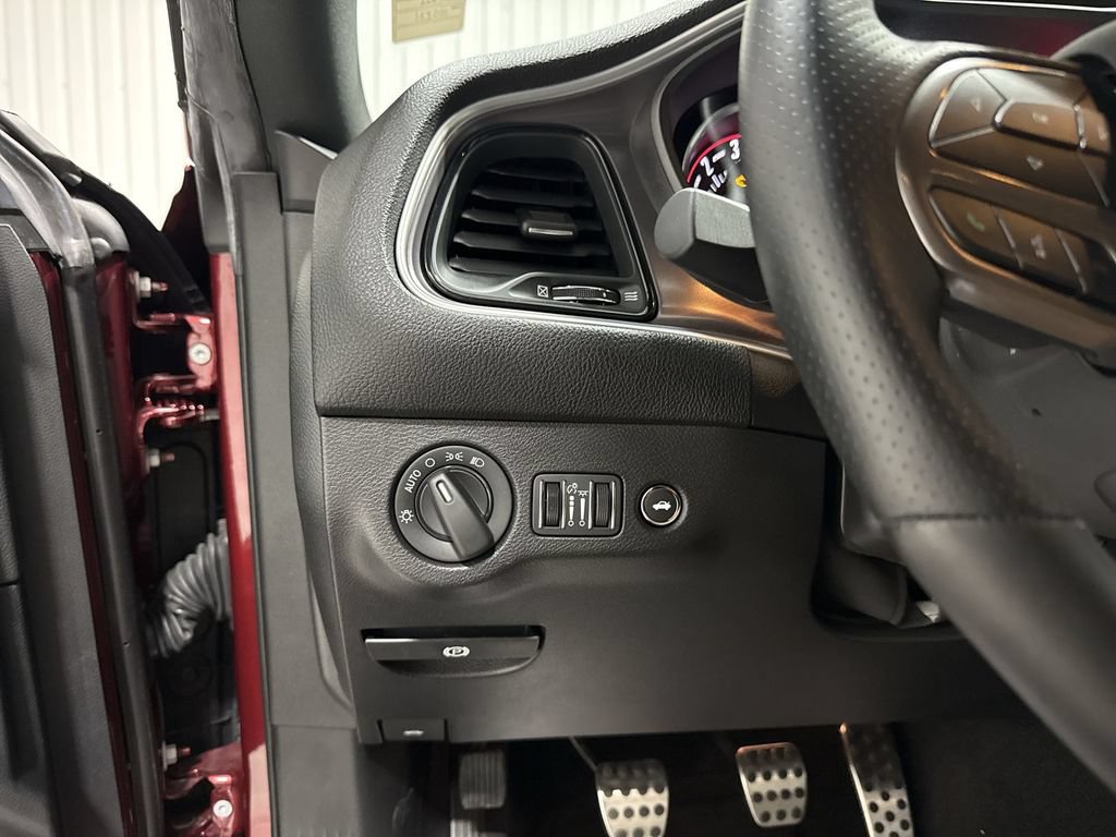 Used 2022 Dodge Challenger R/T Scat Pack RWD image 18