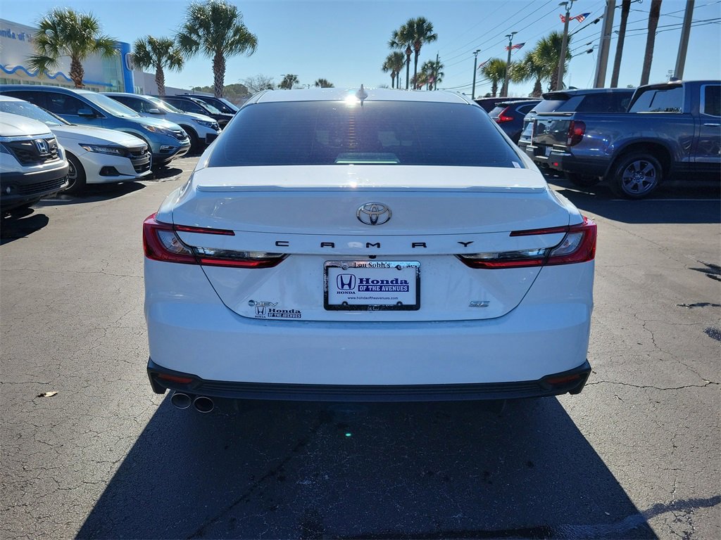 Used 2025 Toyota Camry SE image 8