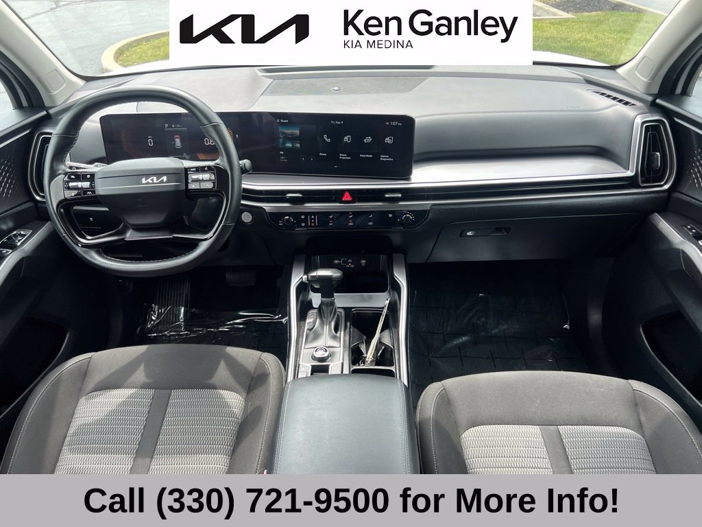 Certified 2026 Kia Sorento LX FWD image 42