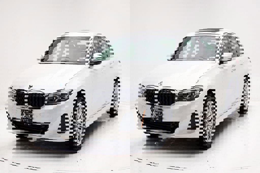 Used 2024 BMW 330i xDrive Sedan image 2