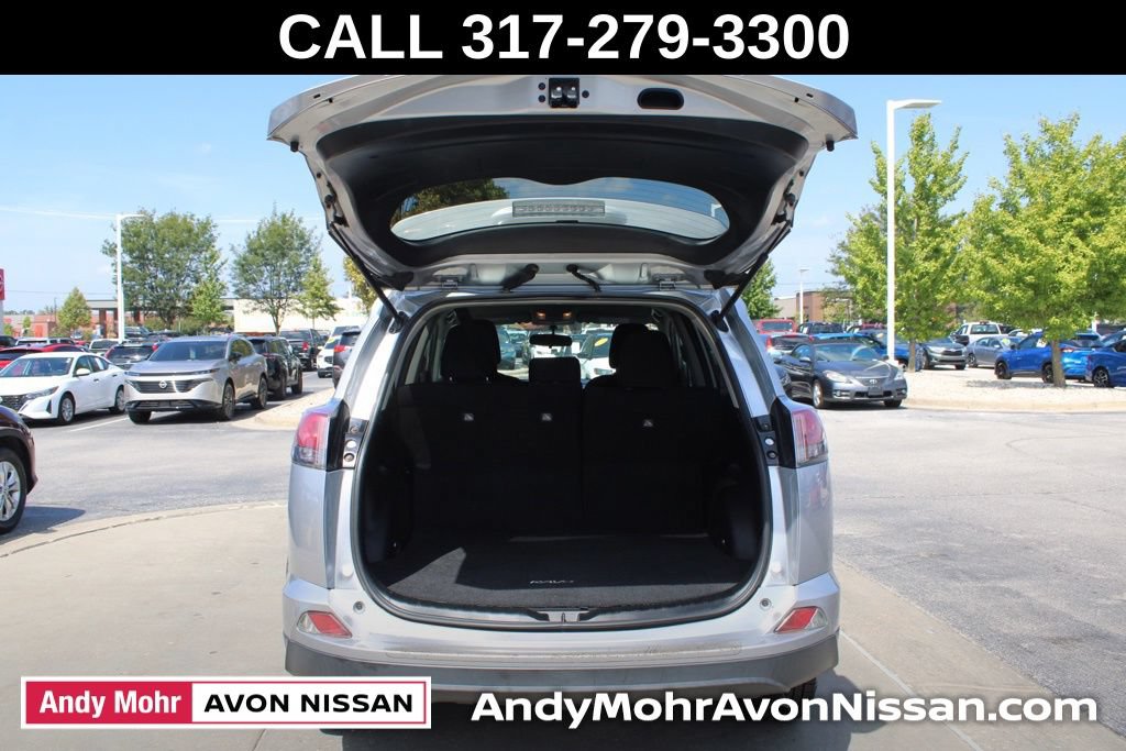 Used 2016 Toyota RAV4 LE AWD/4WD image 10