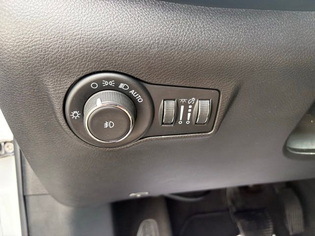 Used 2025 Jeep Compass Limited image 22