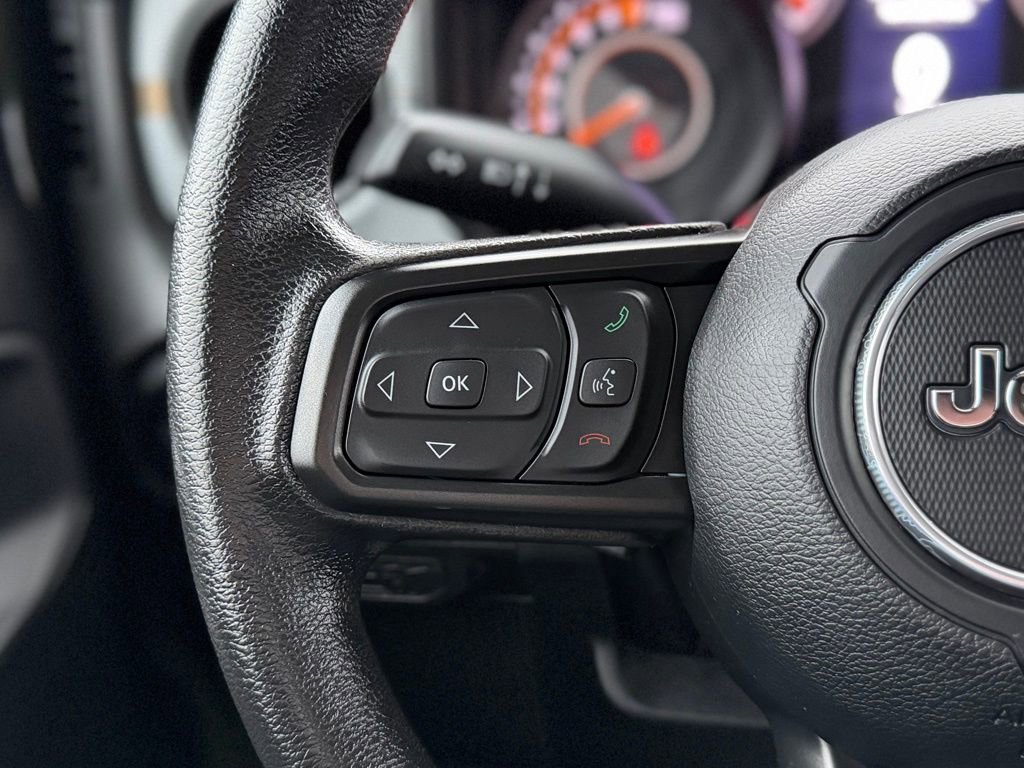 Used 2024 Jeep Gladiator Sport image 10