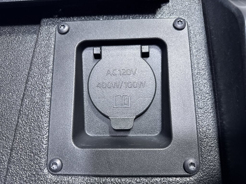 Used 2024 Toyota Tundra Platinum AWD/4WD image 7