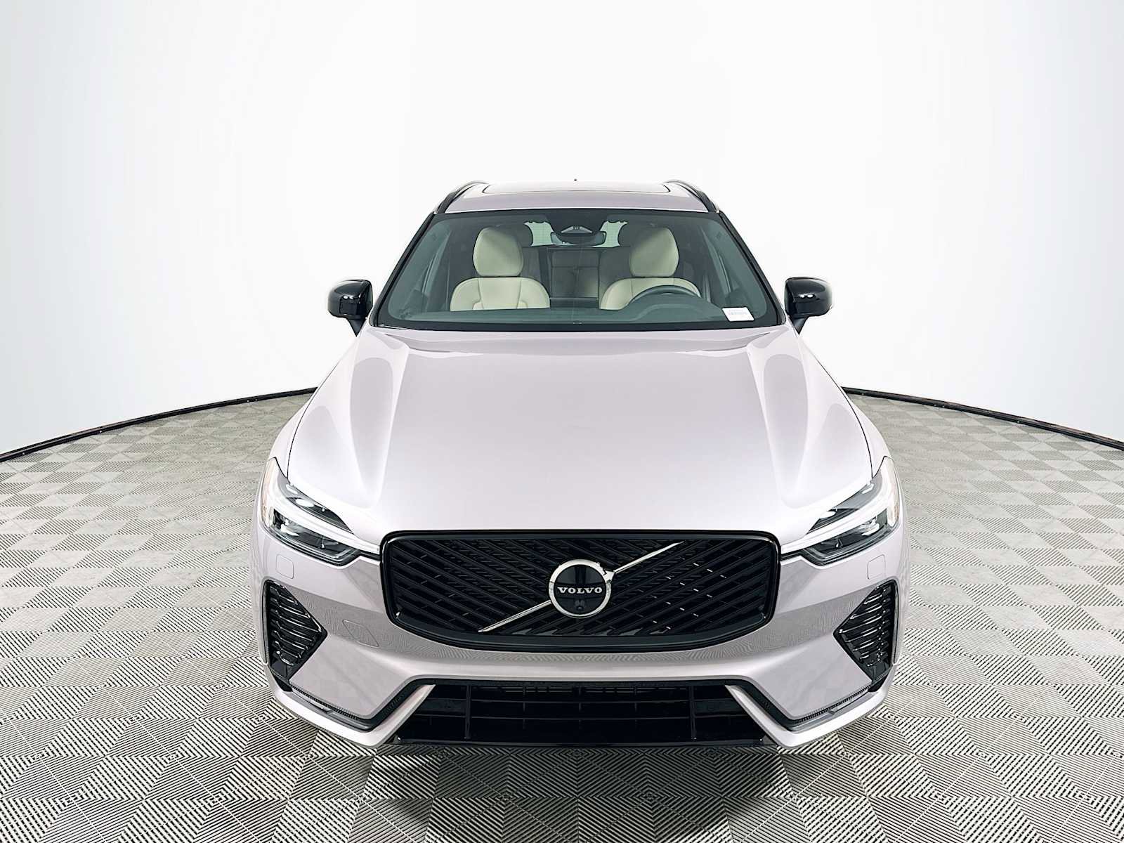 New 2026 Volvo XC60 B5 Plus w/ Climate Package image 2