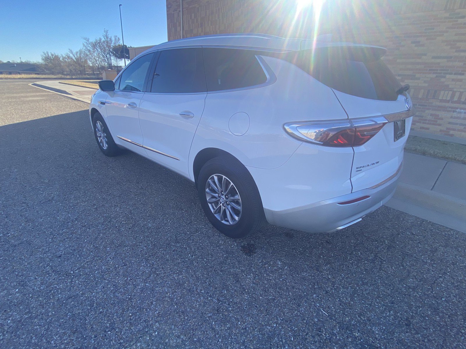 Used 2024 Buick Enclave Premium AWD/4WD image 5