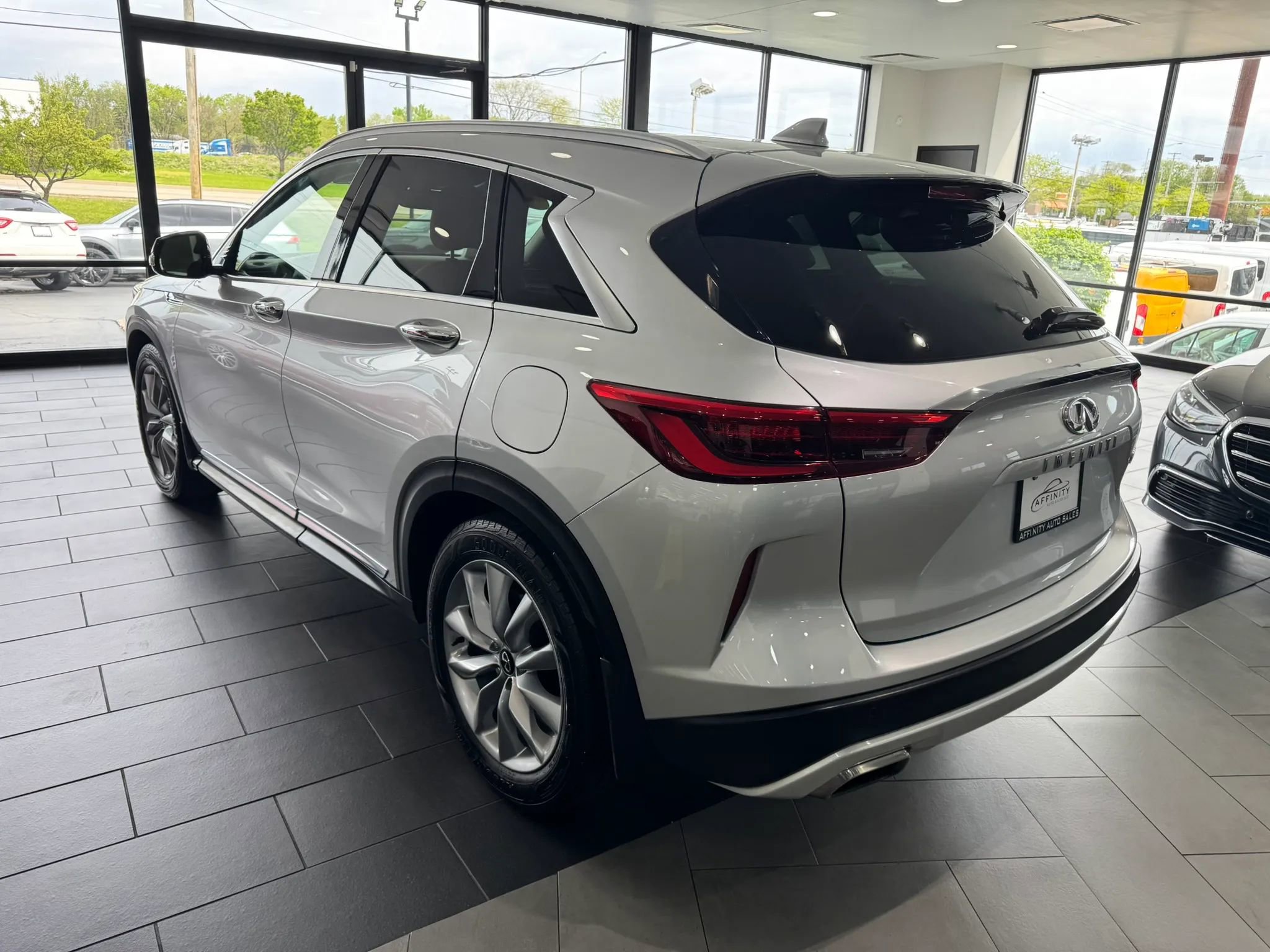 Used 2021 INFINITI QX50 Essential w/ Convenience Package FWD image 3