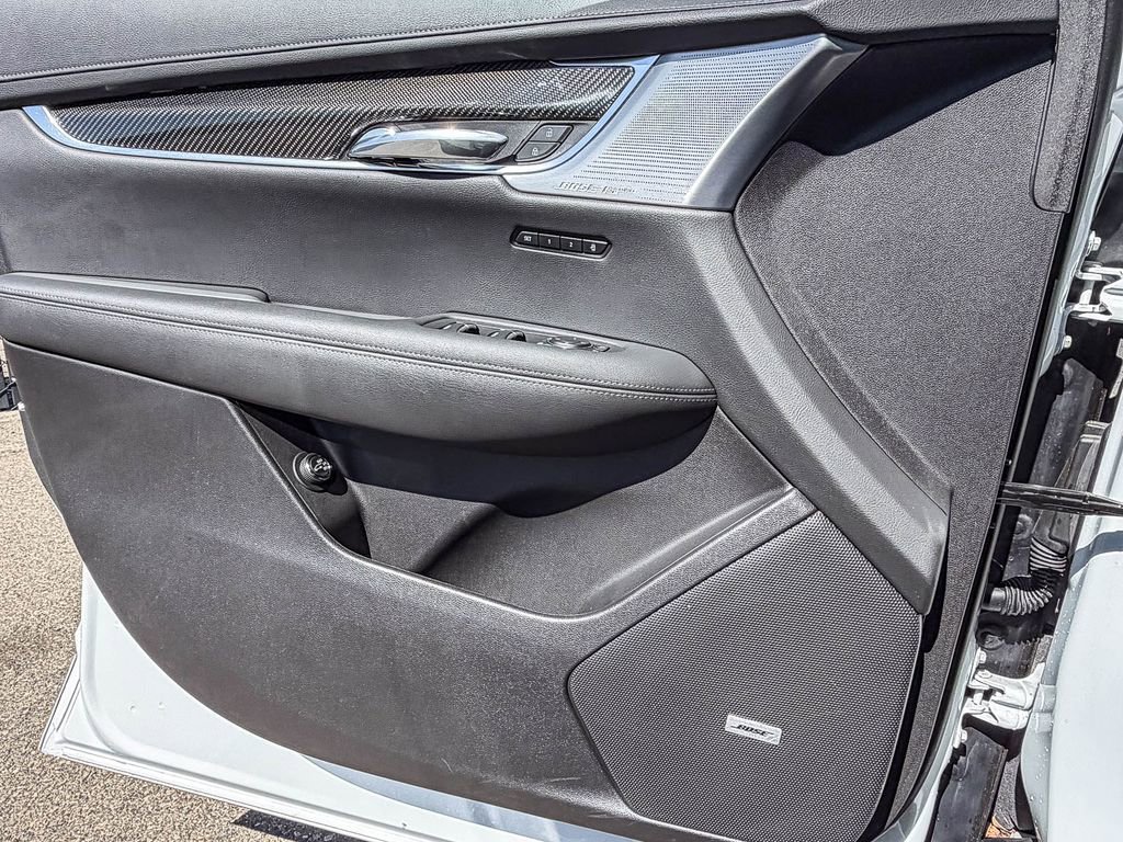 Used 2022 Cadillac XT6 Sport w/ Technology Package image 44