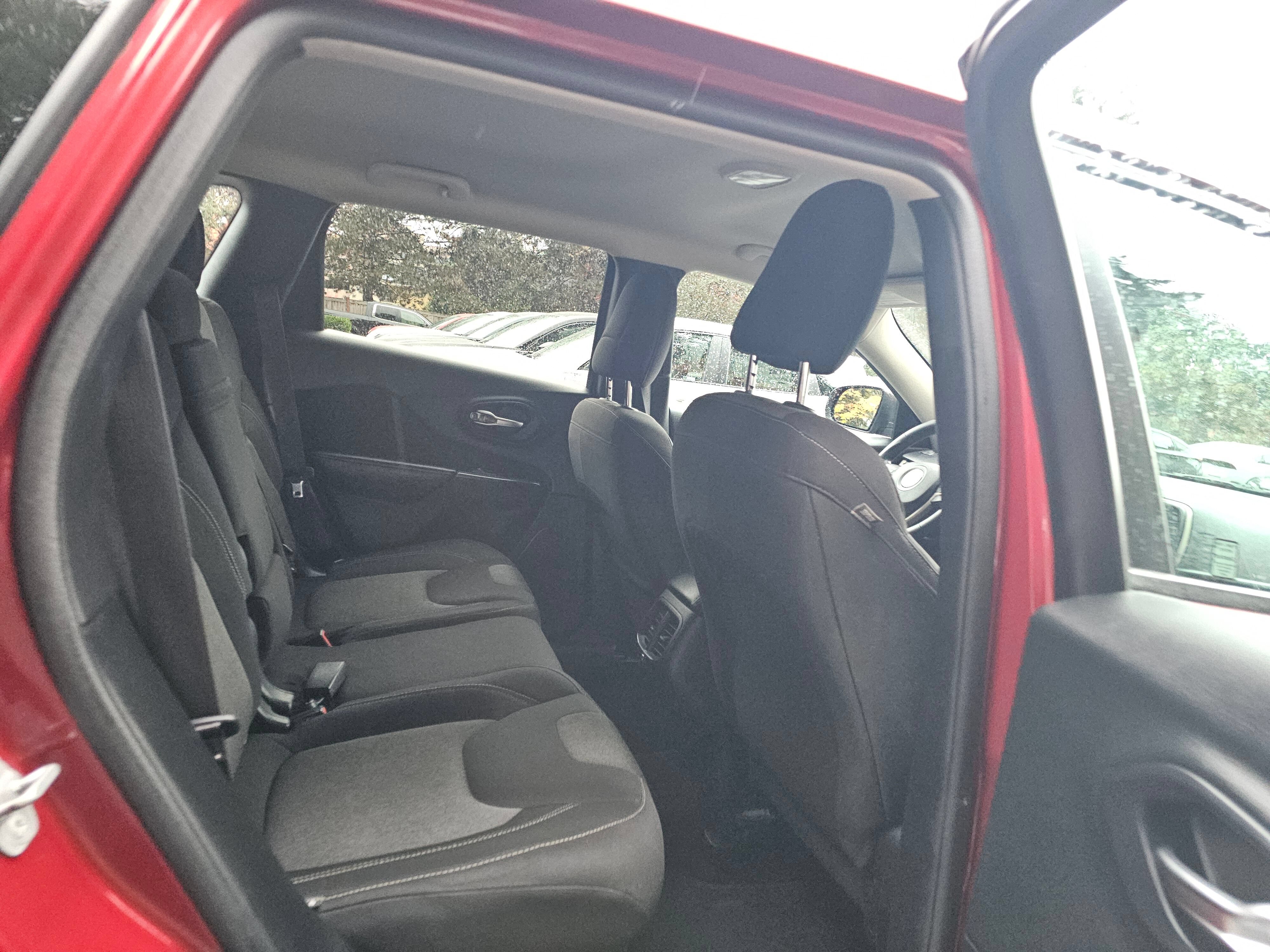 Used 2014 Jeep Cherokee Sport AWD/4WD image 14