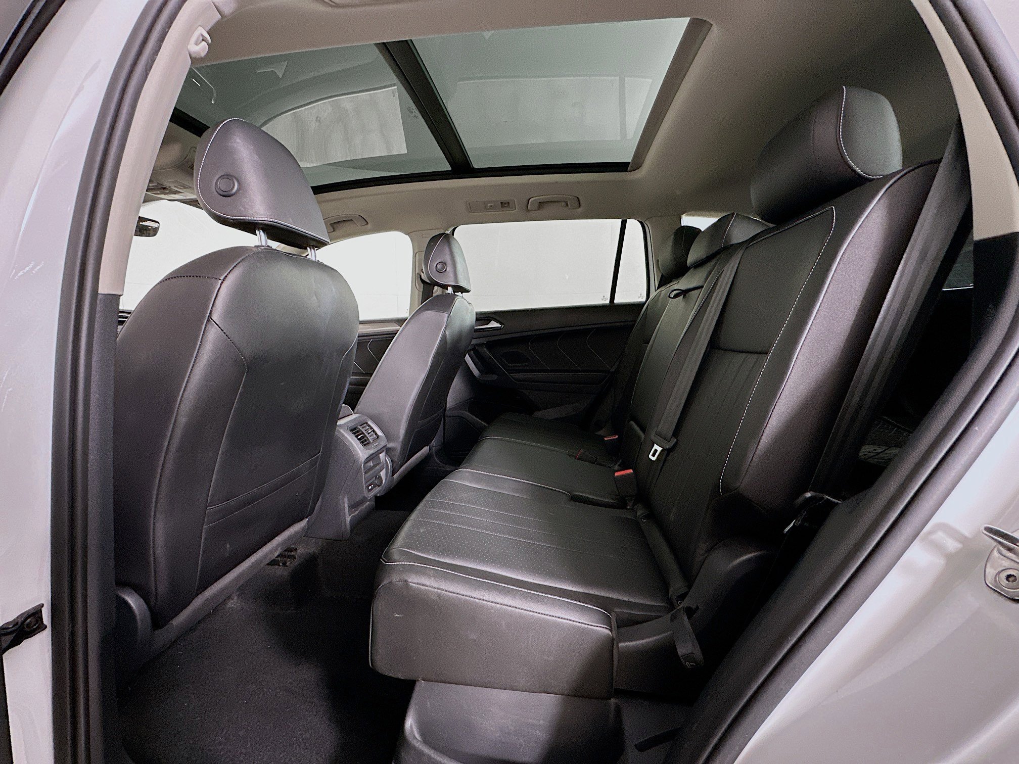 Used 2022 Volkswagen Tiguan SE image 27