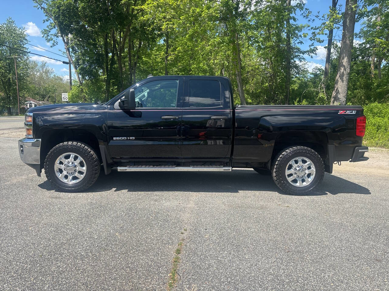 Used 2015 Chevrolet Silverado 2500 LT w/ LT Convenience Package AWD/4WD image 2